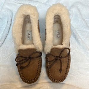 Womens UGG “Alena” in Chestnut
